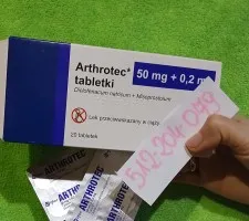 Artrotec tabletki poronne