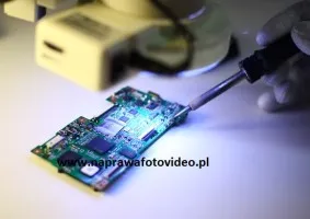 NAPRAWA GNIAZD KART PAMIĘCI W APARATACH MAŁOPOLSKA